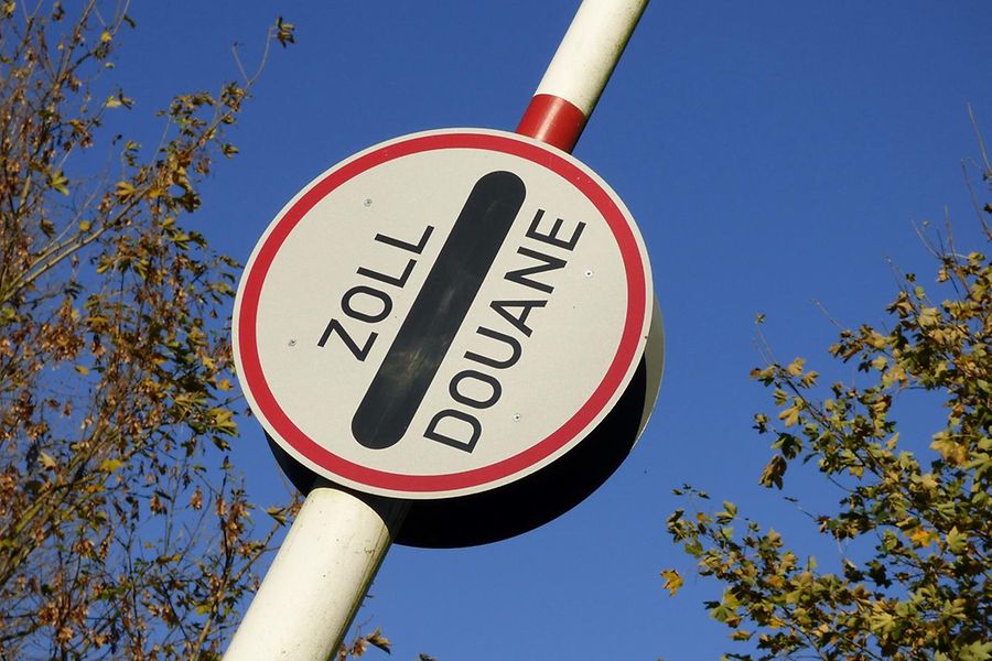Zoll Schild
