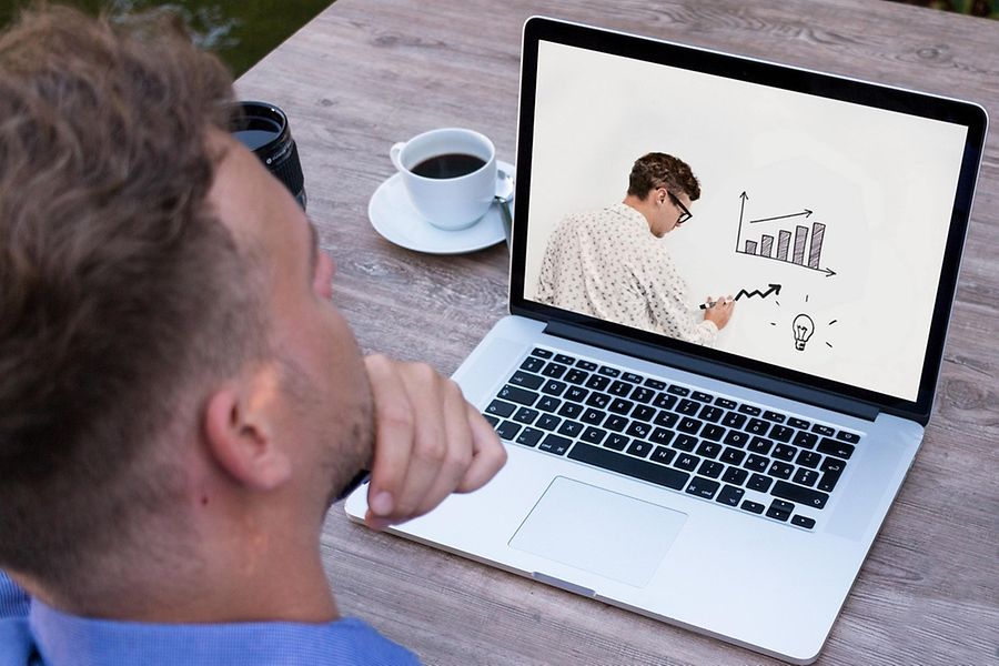 Webniar mit Chart